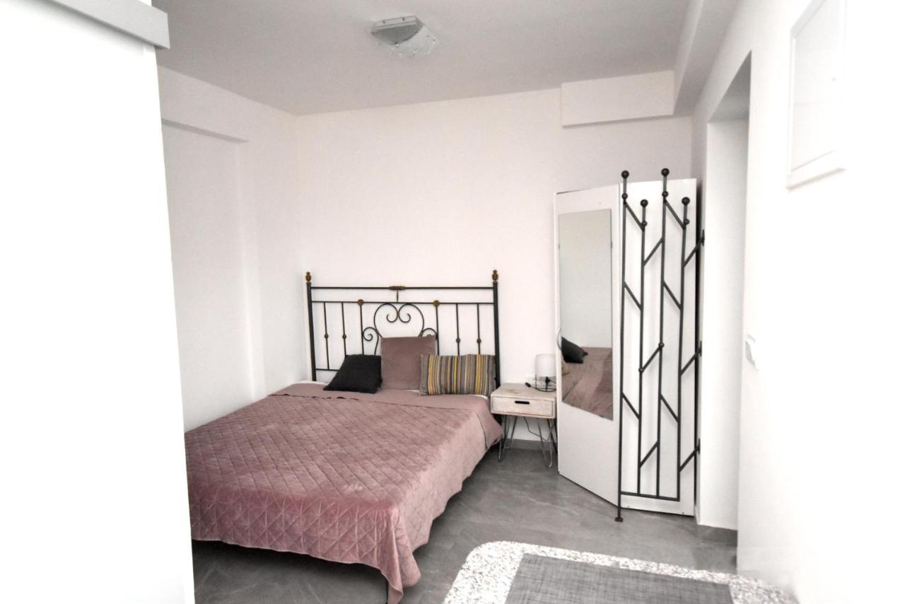 Apartmaji Lejardin Apartment Skofljica ภายนอก รูปภาพ