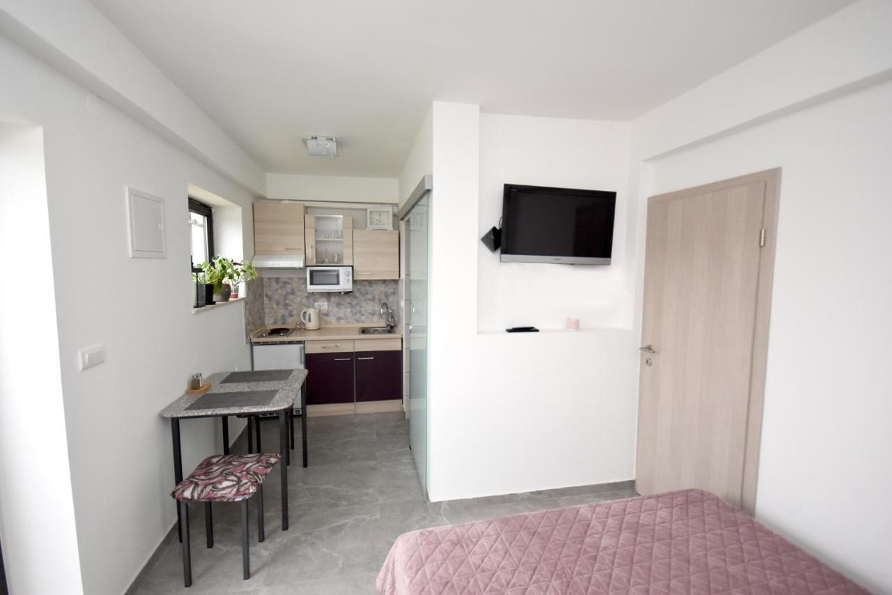 Apartmaji Lejardin Apartment Skofljica ภายนอก รูปภาพ